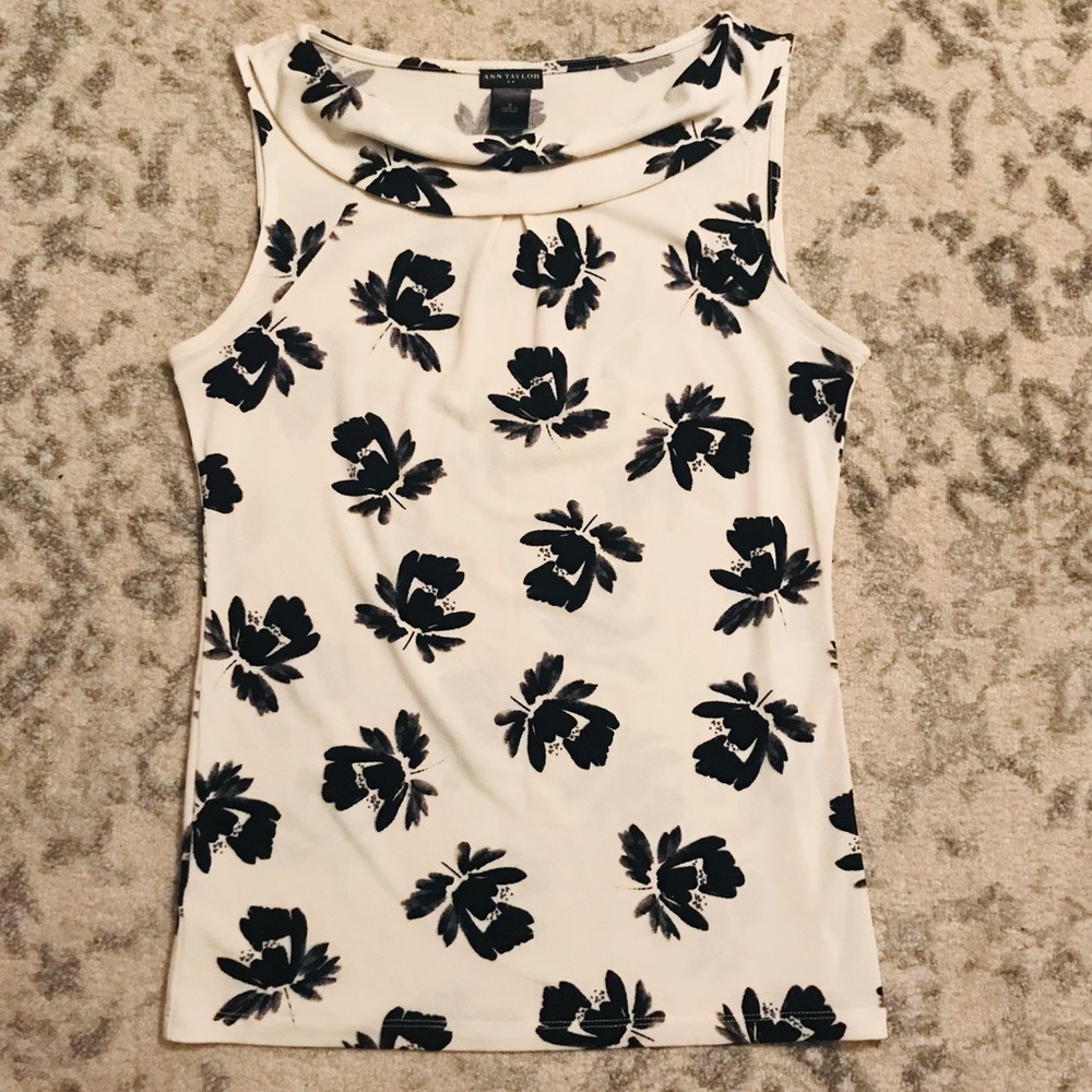 Ann Taylor Black/White Floral Camisole - Size S!